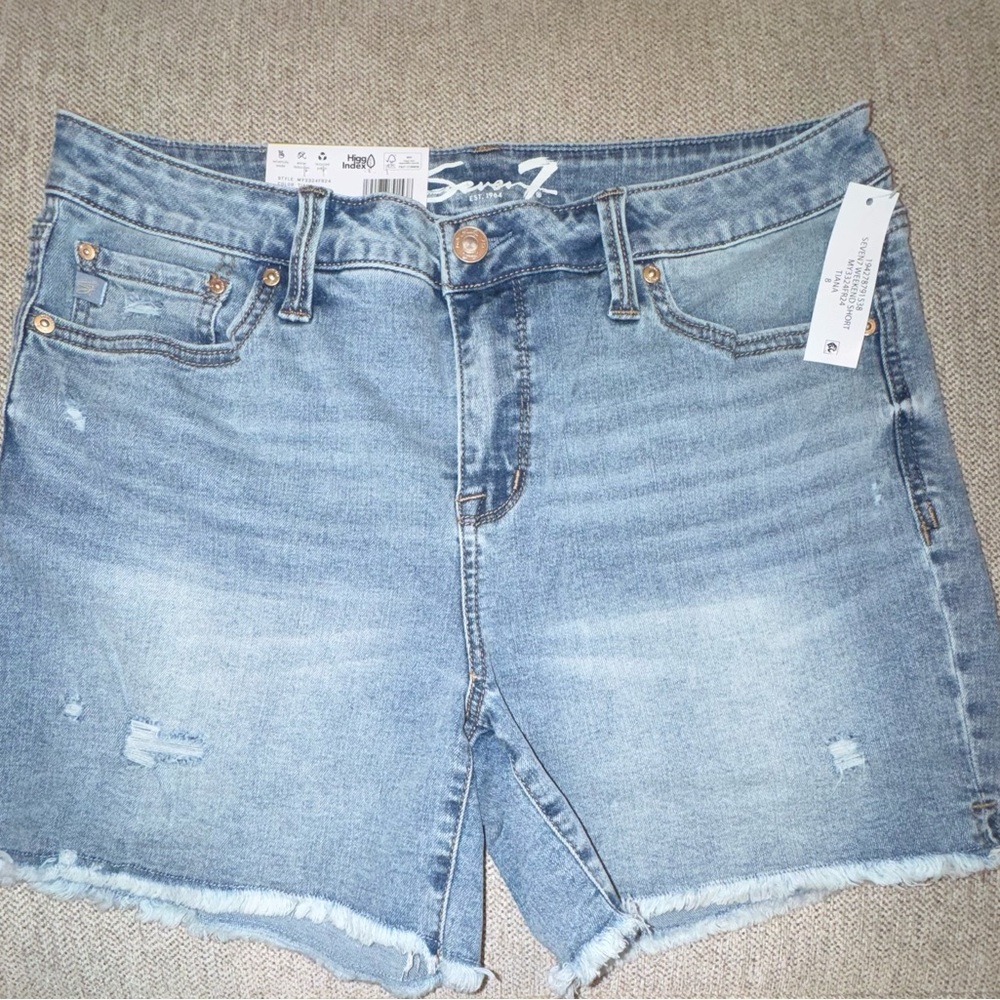 Seven7 Jeans Weekend Short Tiana Wash Distressed Denim Shorts NWT Size 8